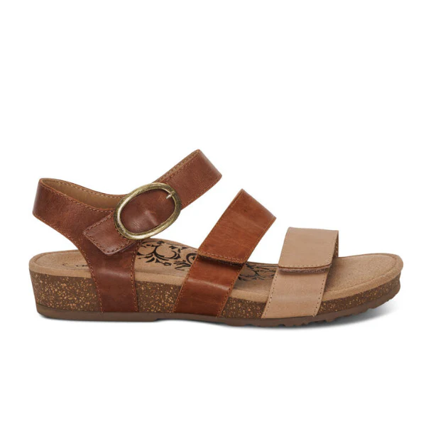 Aetrex Women's Lilly Adjustable Quarter Strap Sandal Walnut - Image 2